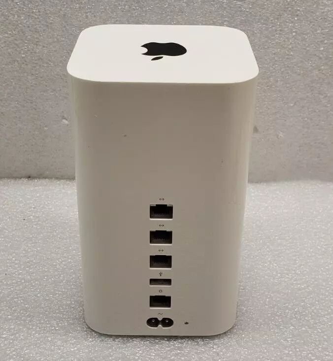 The other day I saw someone had posted their extremely nice storage setup: a Synolo...